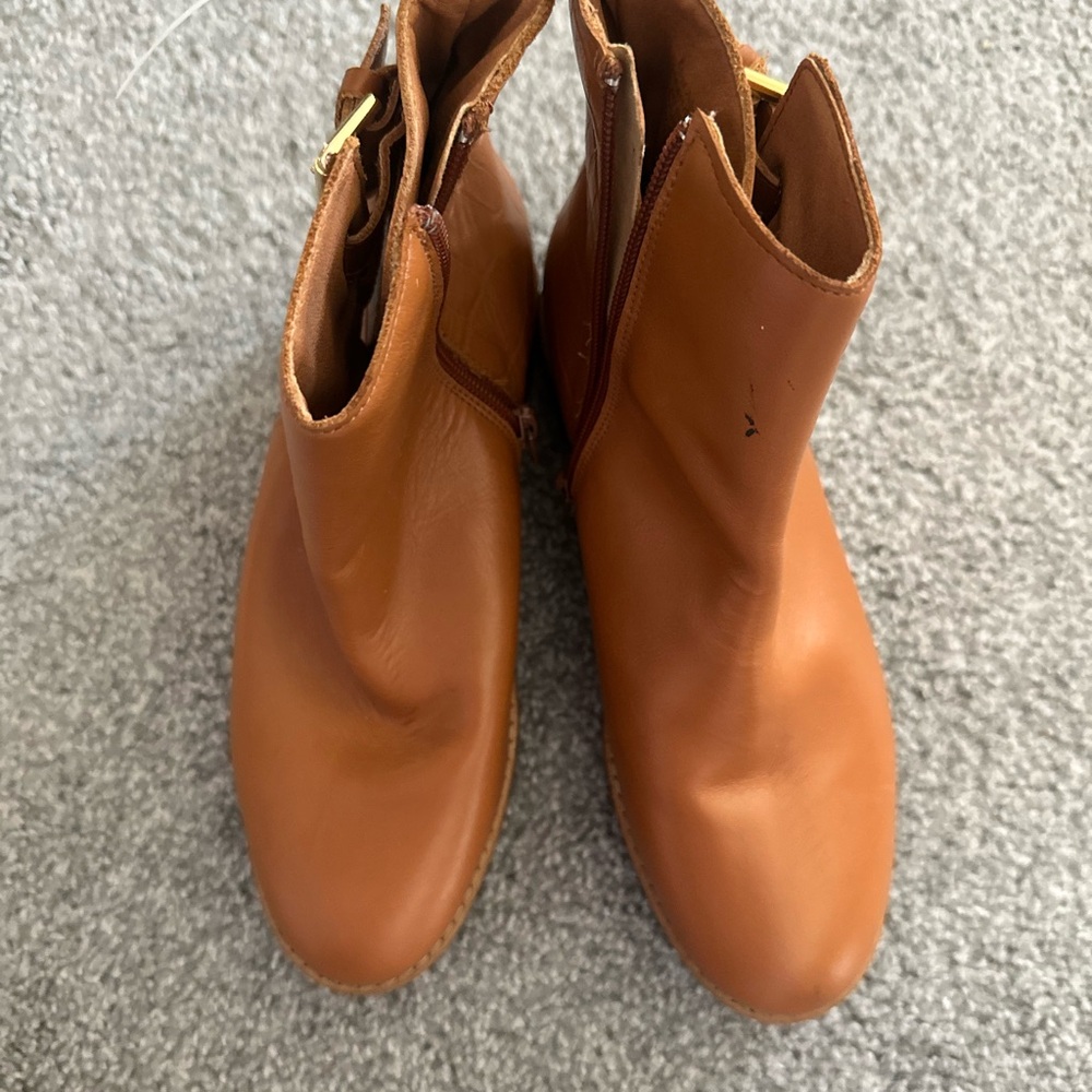Andre Assous Cognac Leather Ankle Booties New